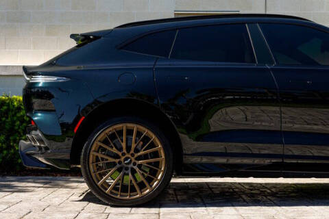2025 Aston Martin DBX 707