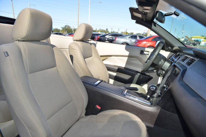 2010 Ford Mustang V6 Premium