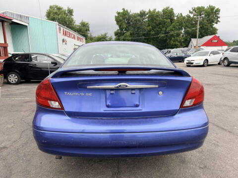 2003 Ford Taurus SE