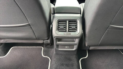 2023 Volkswagen Taos SE 4Motion