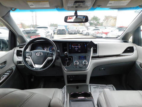 2015 Toyota Sienna