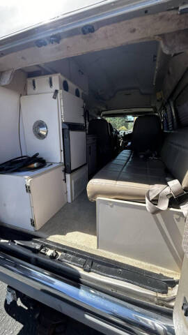 2002 Ford E-Series E-250 SD