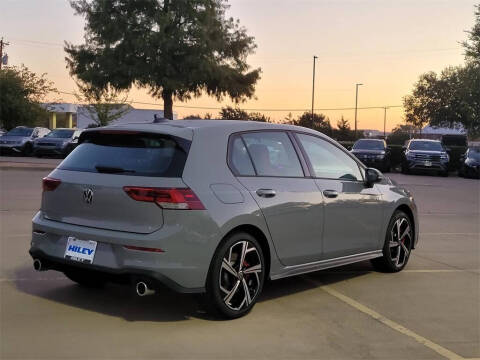 2025 Volkswagen Golf GTI SE