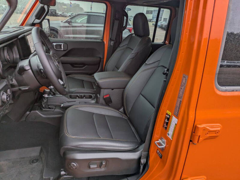 2025 Jeep Gladiator High Tide