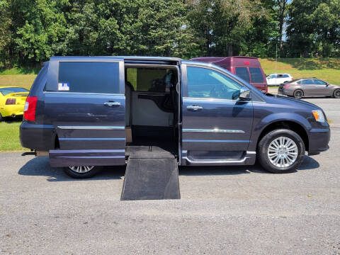 2014 Chrysler WHEELCHAIR VAN