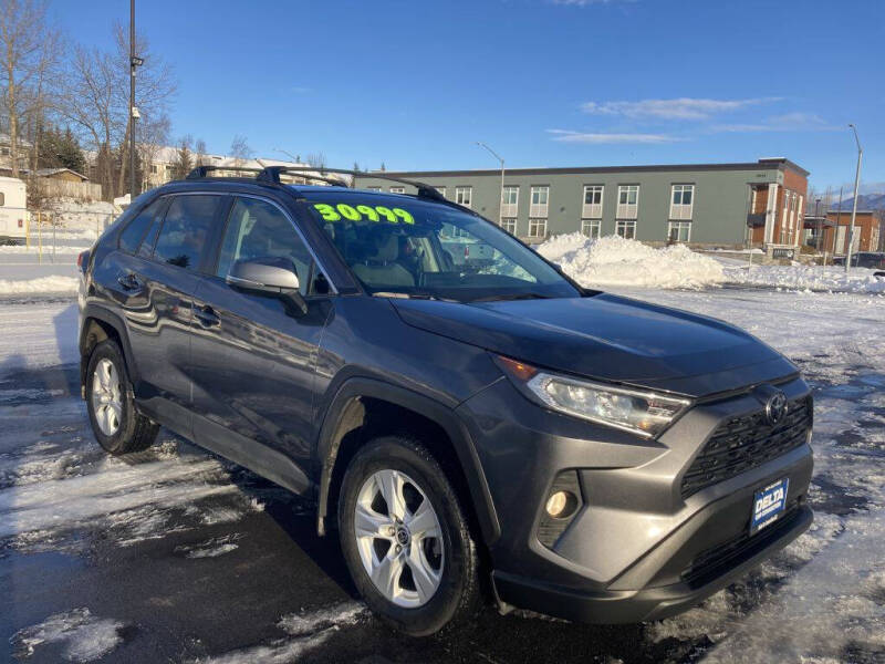 2021 Toyota RAV4 XLE photo 3