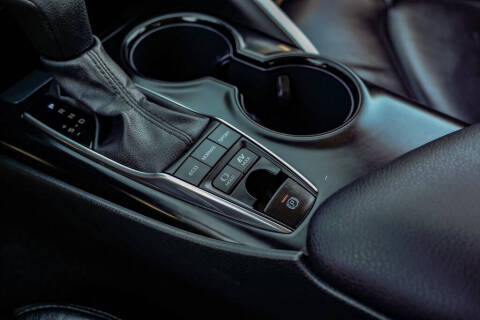 2020 Toyota Camry Hybrid LE