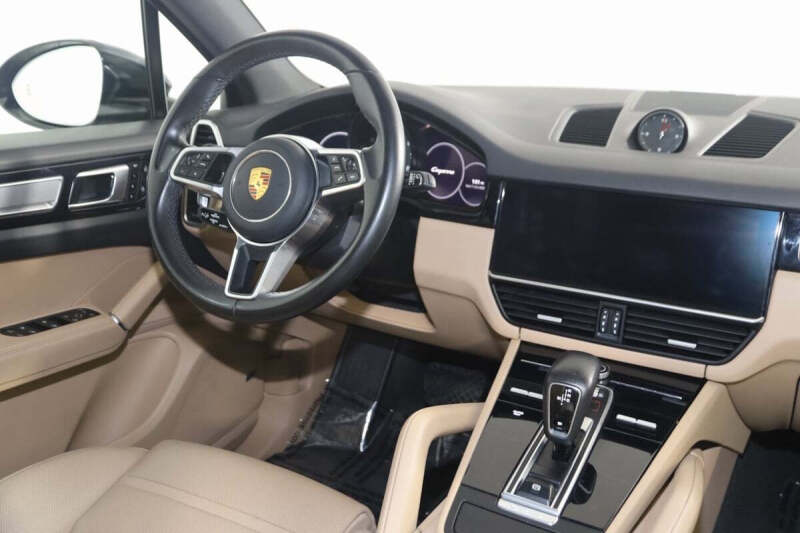 2022 Porsche Cayenne Platinum Edition