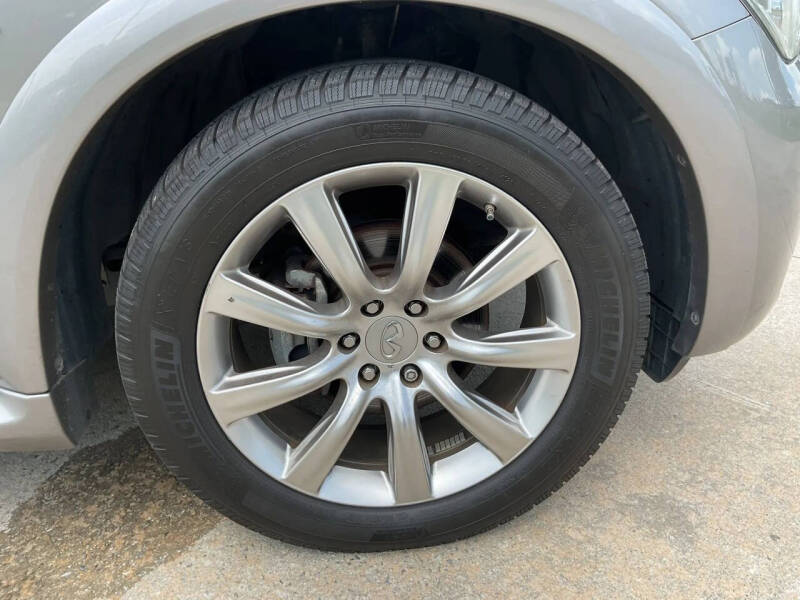 2014 Infiniti QX80