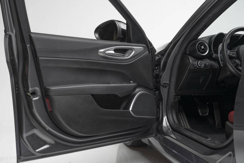 2022 Alfa Romeo Giulia Veloce