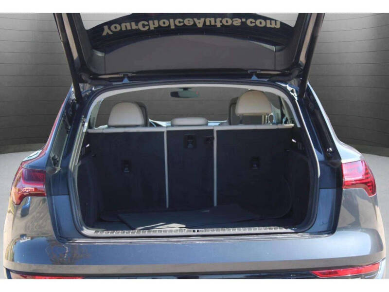 2019 Audi e-tron quattro Prestige