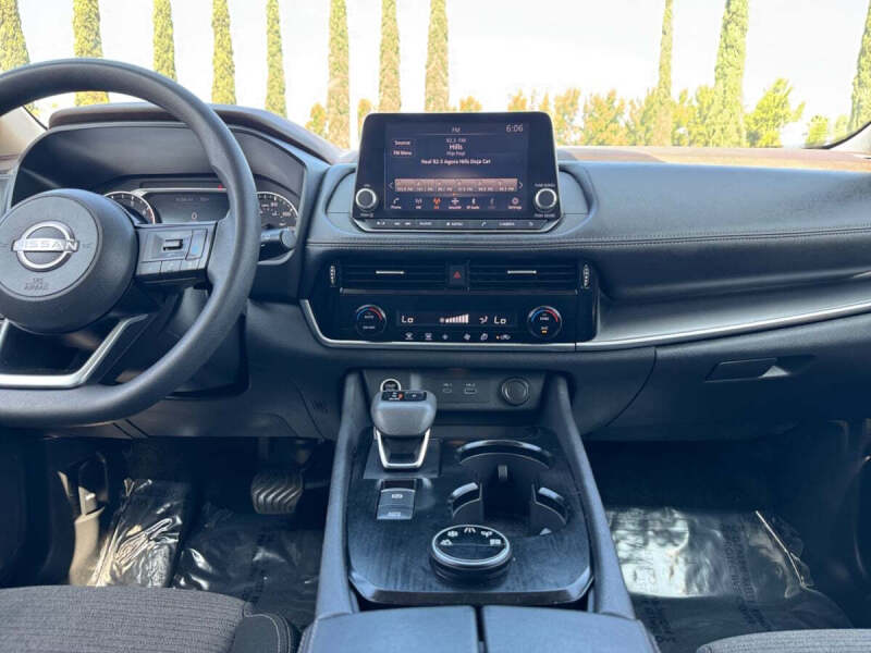 2022 Nissan Rogue SV