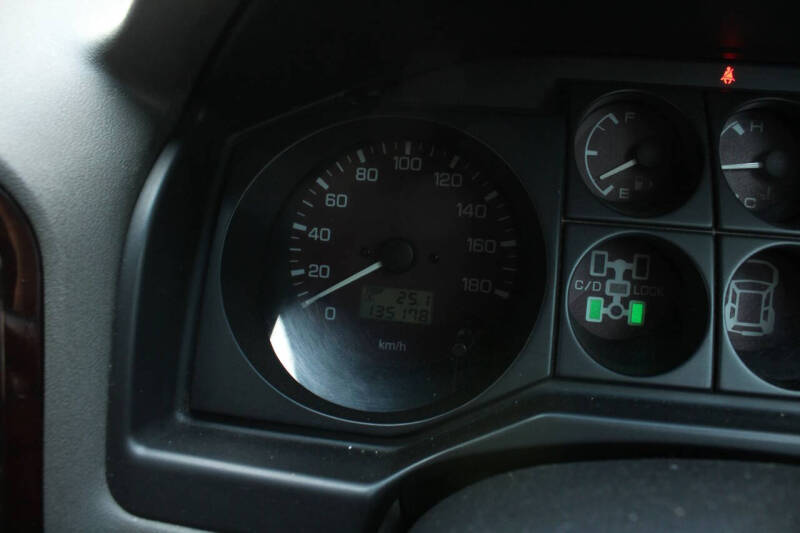 2000 Mitsubishi Pajero