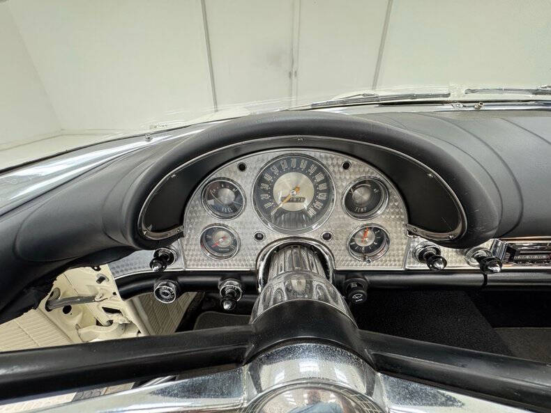 1957 Ford Thunderbird