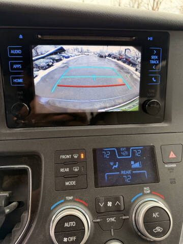 2015 Toyota Sienna LE 8-Passenger