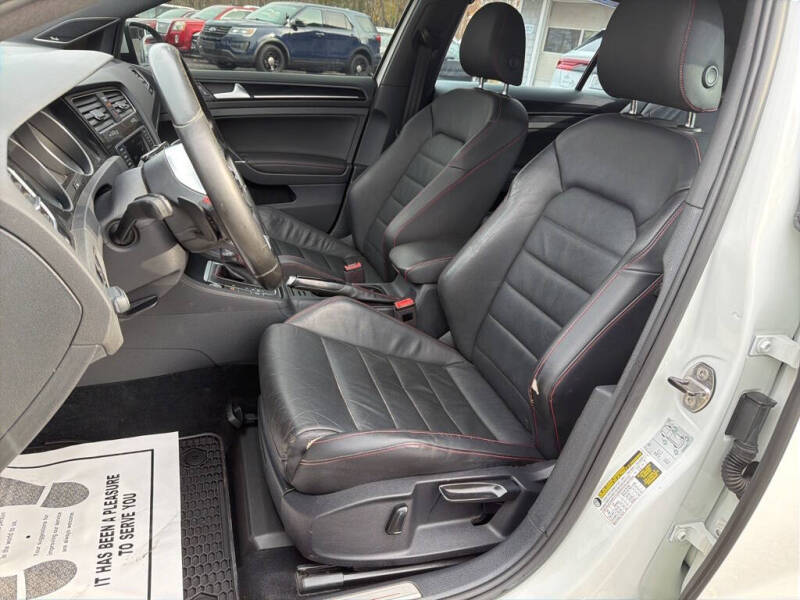 2017 Volkswagen Golf GTI SE