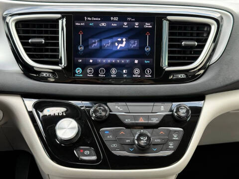 2018 Chrysler Pacifica Hybrid Touring Plus