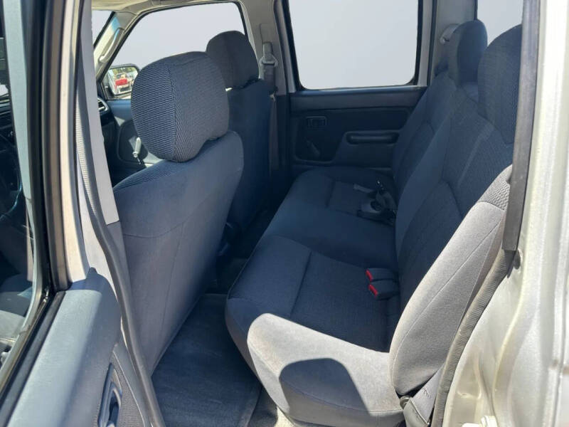 2004 Nissan Frontier XE-V6