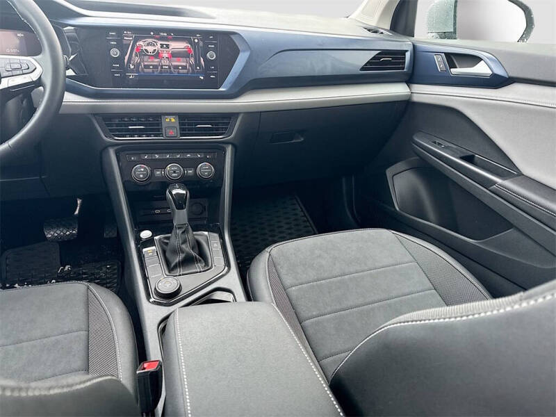 2024 Volkswagen Taos SE 4Motion