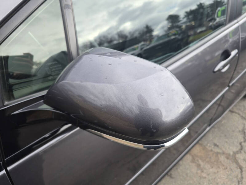 2018 Toyota Prius Four Touring