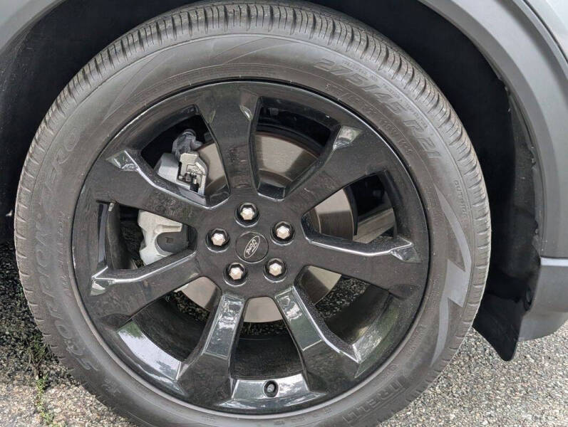 2024 Ford Explorer ST-Line