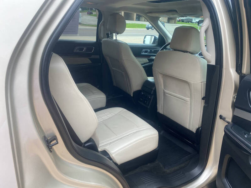2017 Ford Explorer Platinum