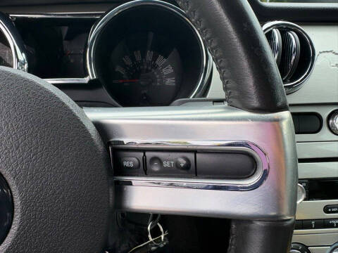2006 Ford Mustang GT Deluxe