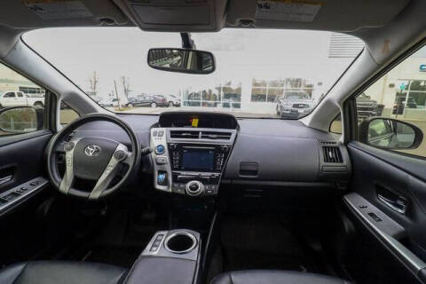 2017 Toyota Prius v Four