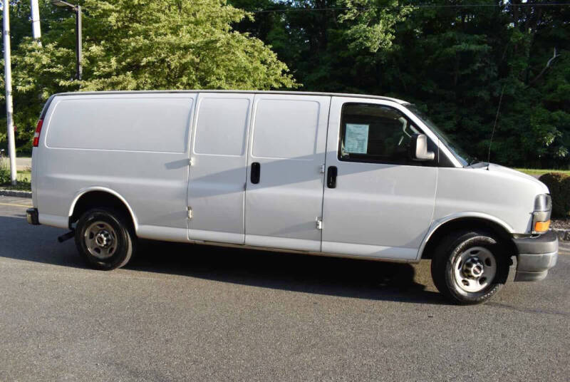 2017 GMC Savana 2500