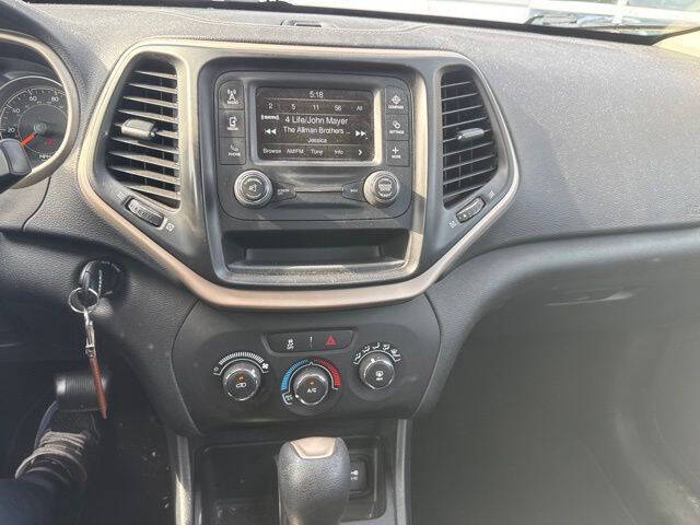 2015 Jeep Cherokee Sport