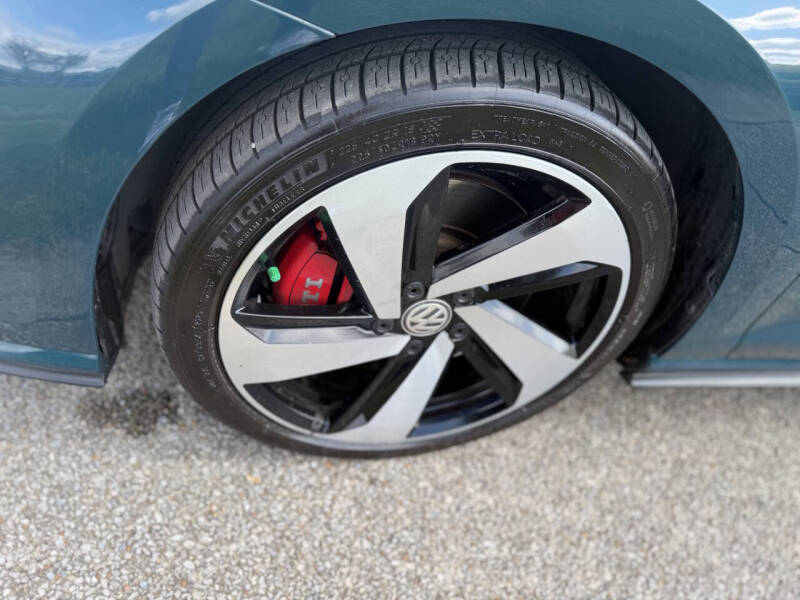 2019 Volkswagen Golf GTI S