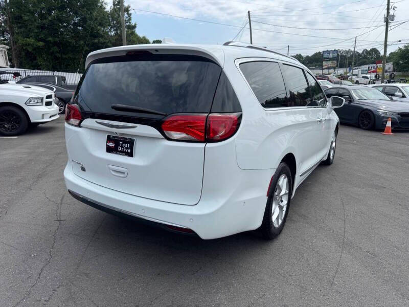 2020 Chrysler Pacifica Touring L
