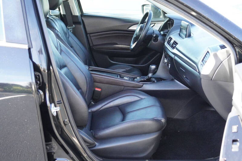 2018 Mazda MAZDA3 Touring