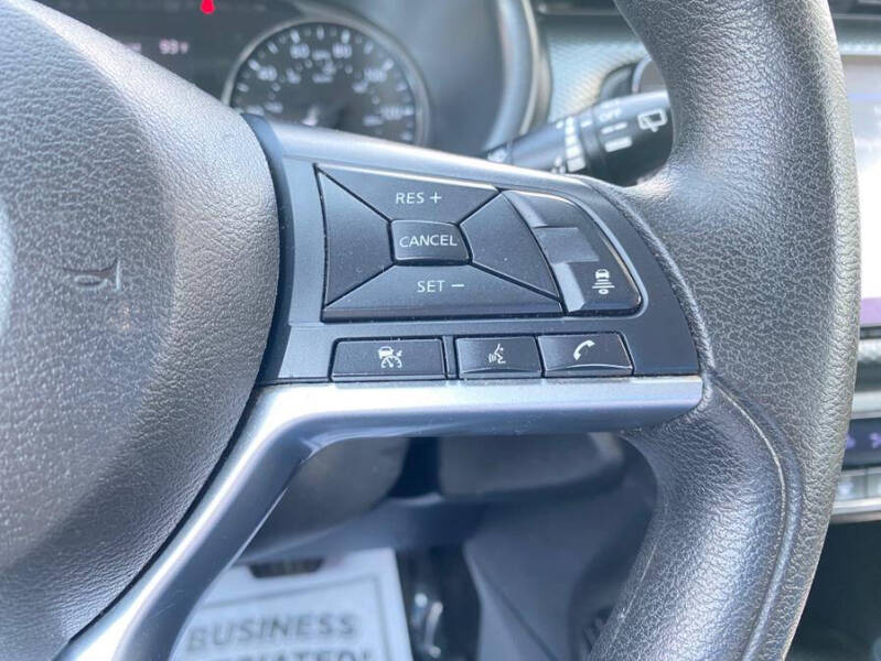 2022 Nissan Kicks SV