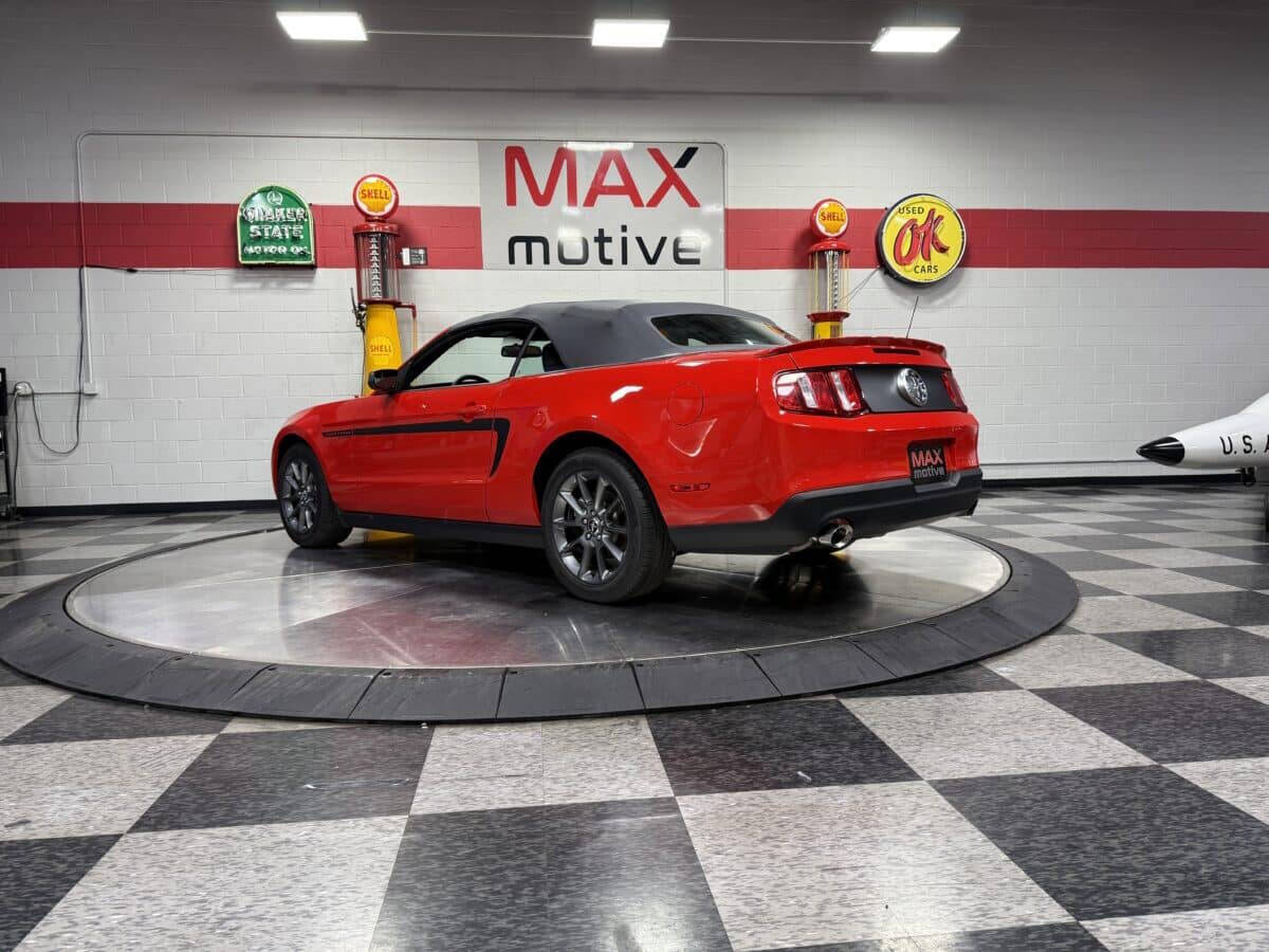 2011 Ford Mustang 9