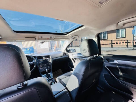 2021 Volkswagen Golf TSI