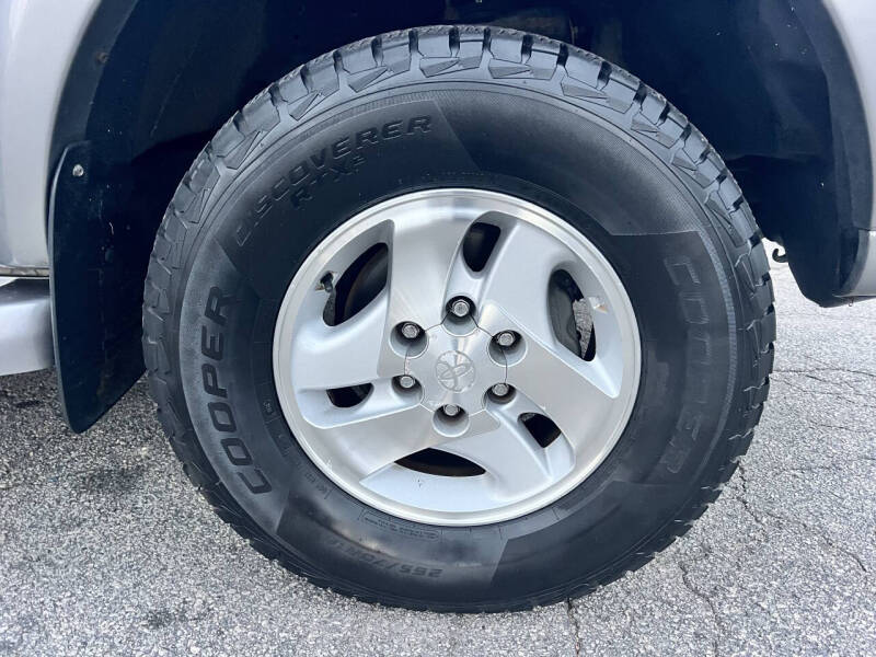 2003 Toyota Sequoia SR5