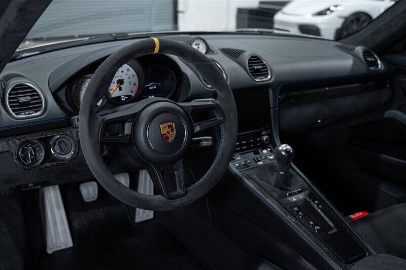 2020 Porsche 718 Cayman GT4