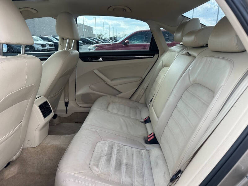 2015 Volkswagen Passat 1.8T SEL Premium