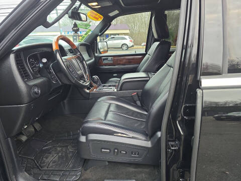 2017 Lincoln Navigator Select