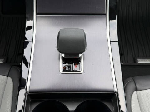 2026 Land Rover Range Rover Evoque P250 Dynamic SE