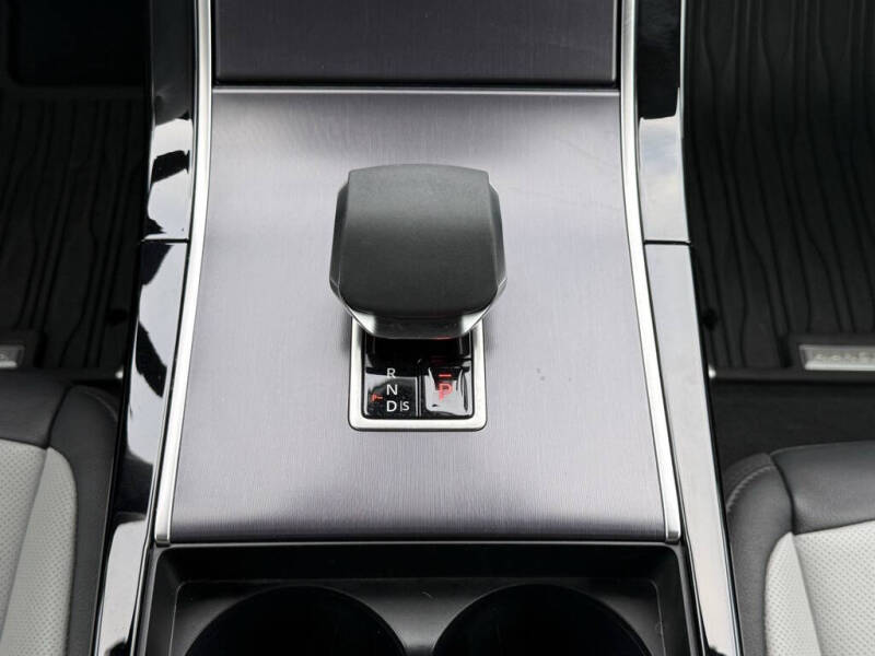 2026 Land Rover Range Rover Evoque P250 Dynamic SE