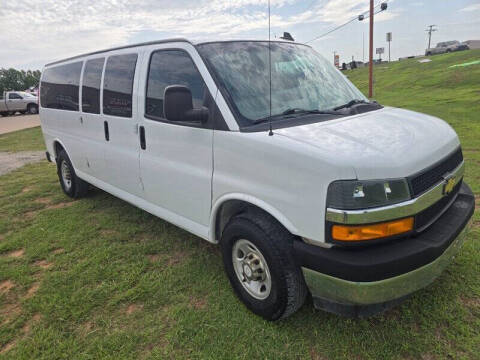 2017 Chevrolet Express LT 3500 Photo