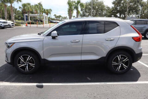 2023 Volvo XC40 B5 Plus Bright Theme