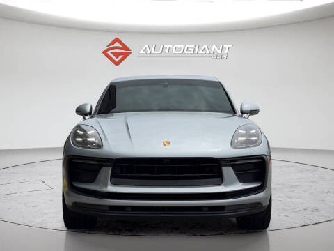 2022 Porsche Macan