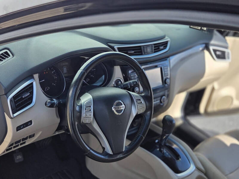 2016 Nissan Rogue SV