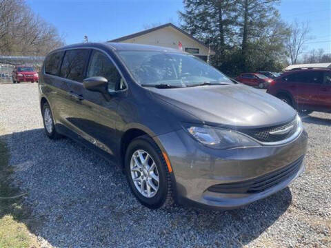 2020 Chrysler Voyager LX