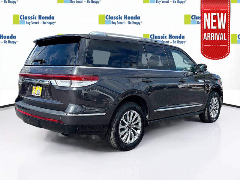 2023 Lincoln Navigator Standard