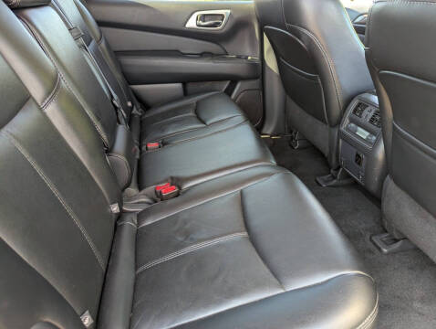 2016 Nissan Pathfinder SL