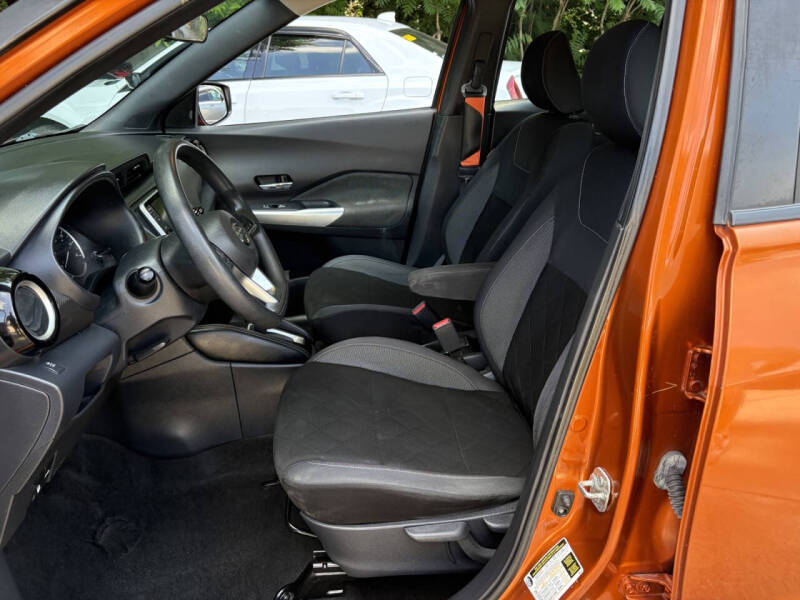 2019 Nissan Kicks S